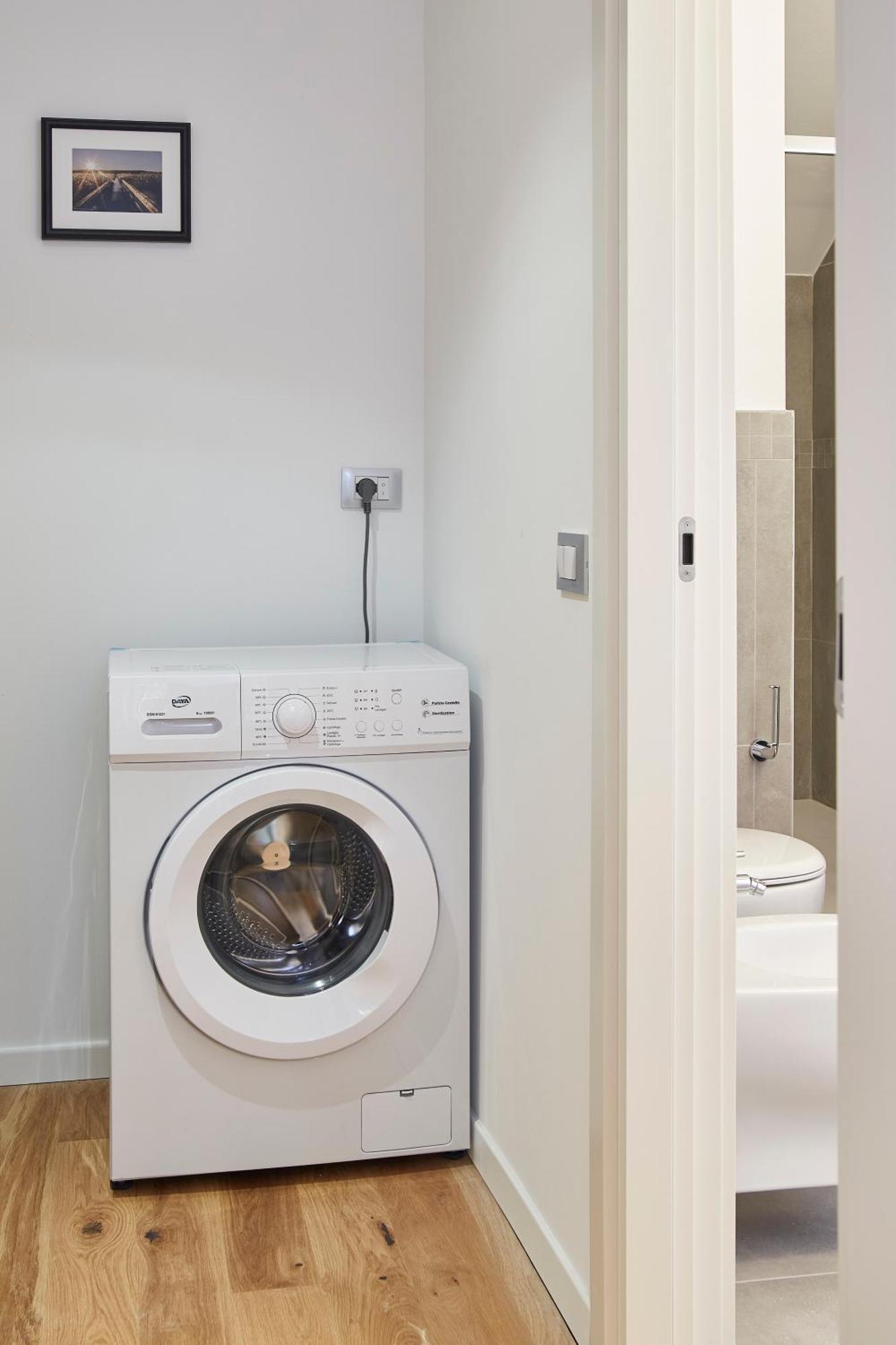 Presty Apartments Милано Екстериор снимка