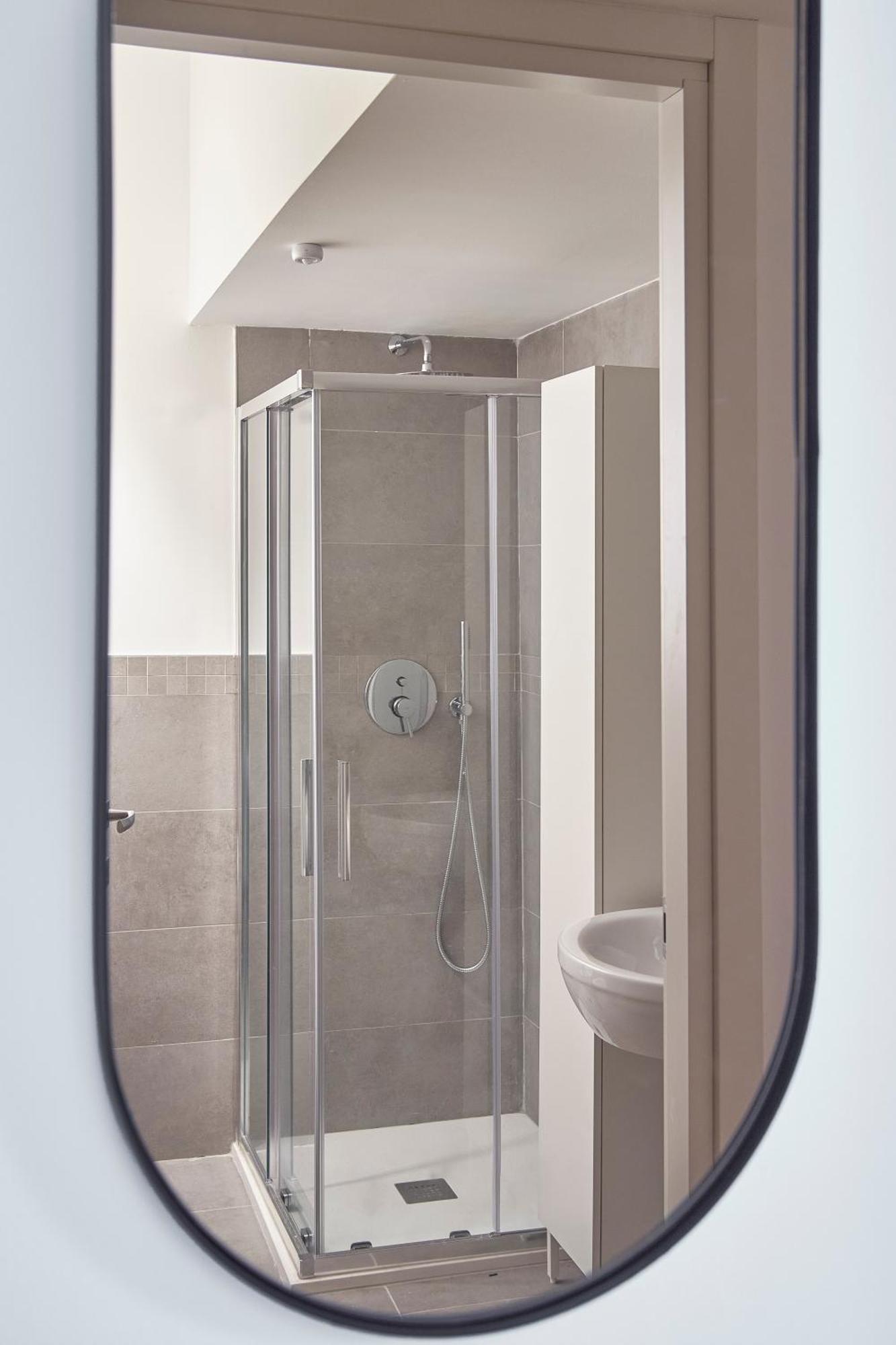 Presty Apartments Милано Екстериор снимка