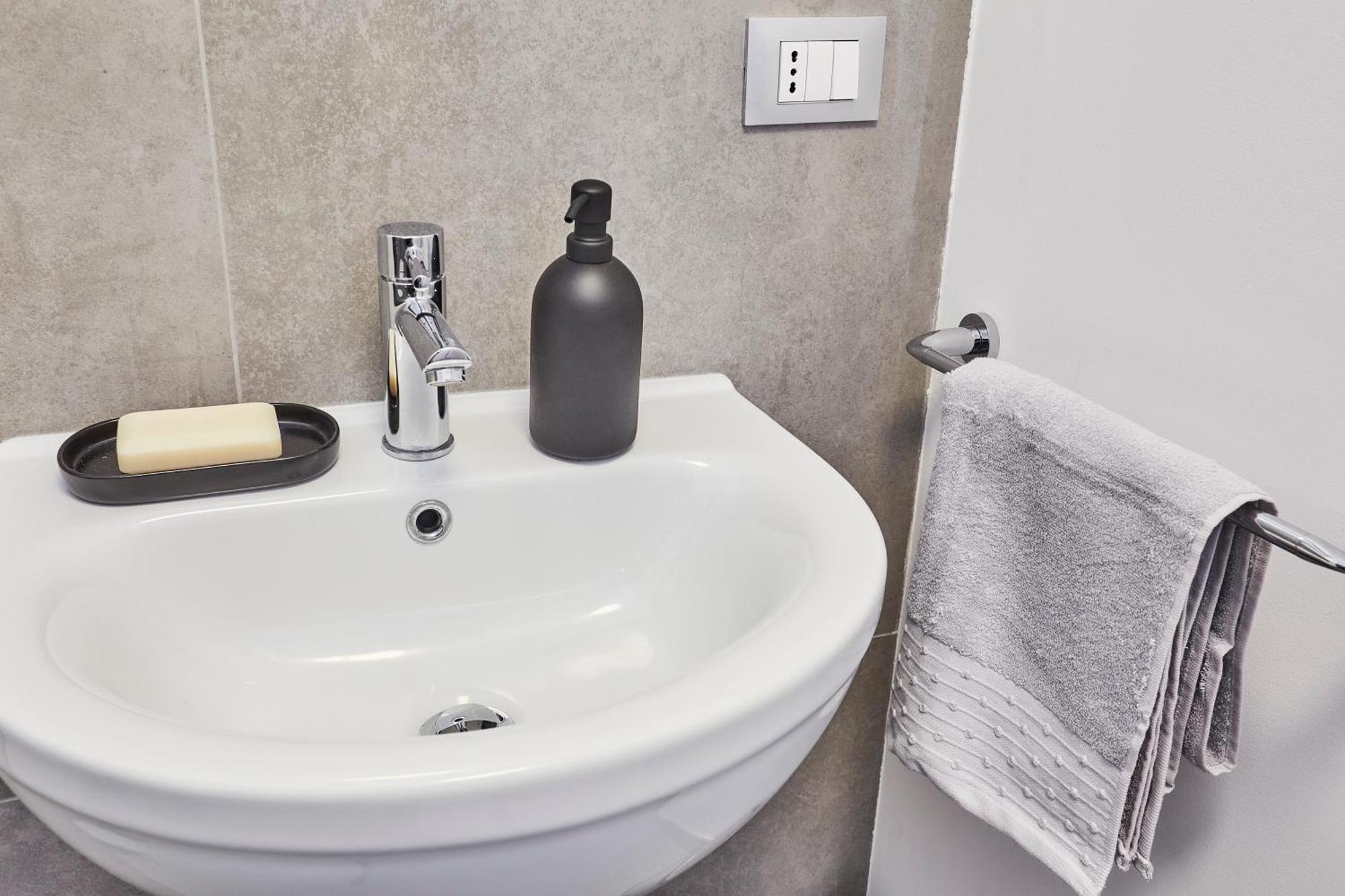 Presty Apartments Милано Екстериор снимка